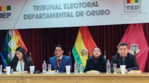 Autoridades del Serecí, Segip y Tribunal Electoral en la presentación de la campaña