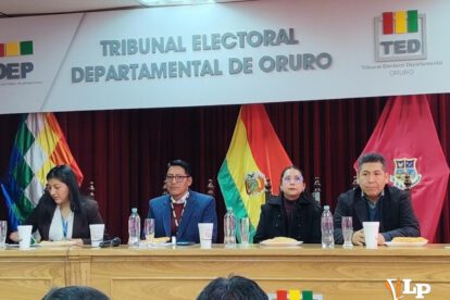 Autoridades del Serecí, Segip y Tribunal Electoral en la presentación de la campaña