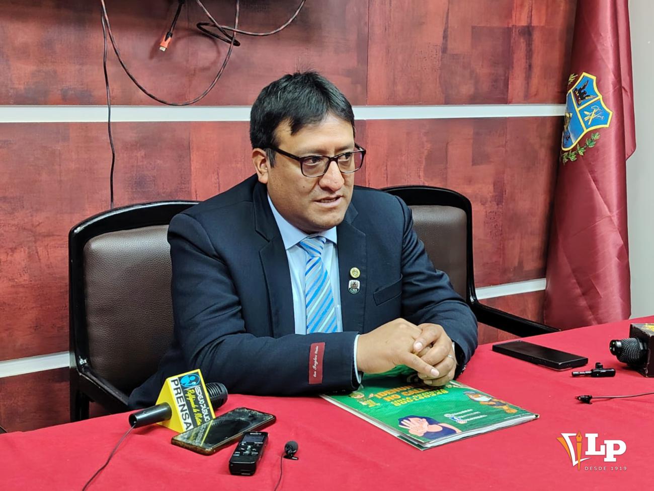 El administrador de la CNS Oruro, Wilder Candia
