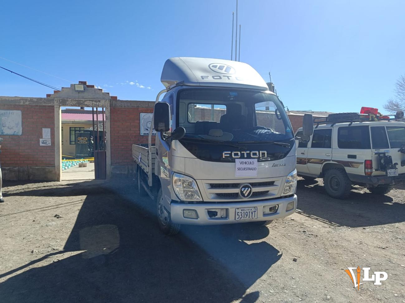 Camión plateado secuestrado con más de 88 kilos de cocaína