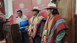sesión de la Asamblea Legislativa Departamental de Oruro