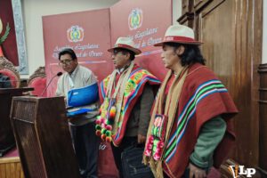 sesión de la Asamblea Legislativa Departamental de Oruro