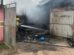 Bomberos sofocando un incendio