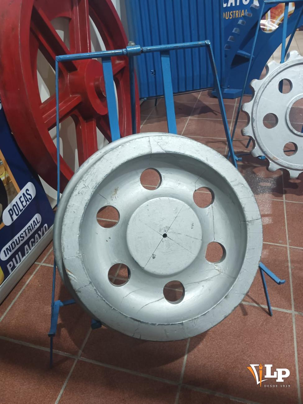 rueda carro minero