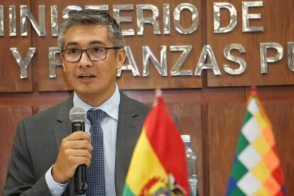 El ministro de Economía en una conferencia de prensa