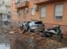 Un vehículo dañado por el terremoto
