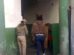 Personal de la Felcc junto a la persona sospechosa