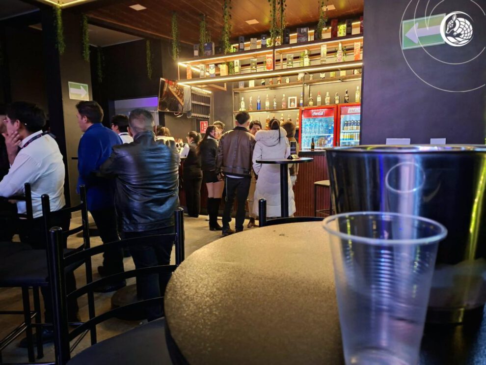 Bar