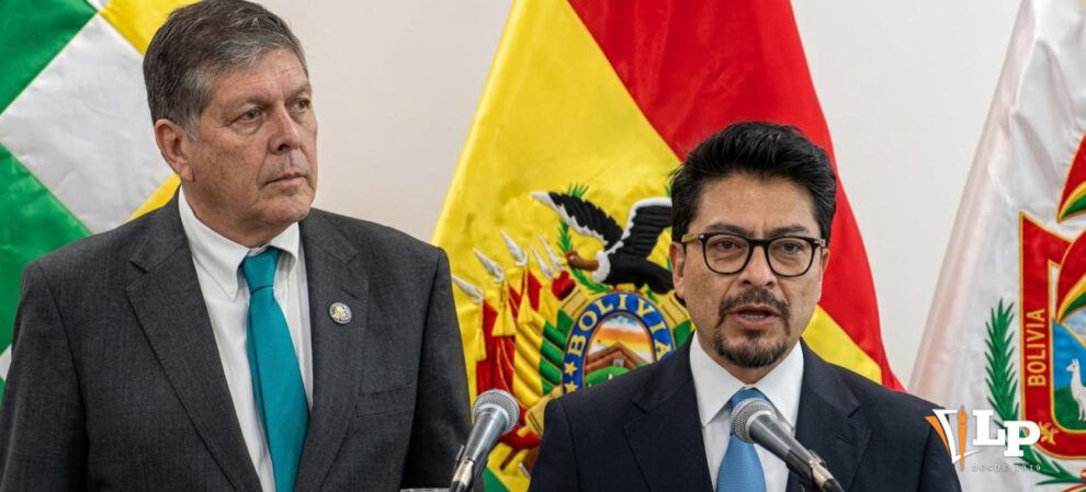 Los ministros de Hidrocarburos y de la Presidencia presentaron el DS 5676