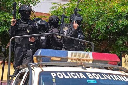 policías