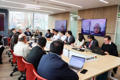 Ejecutivos de la ABC y la representación del Banco Mundial