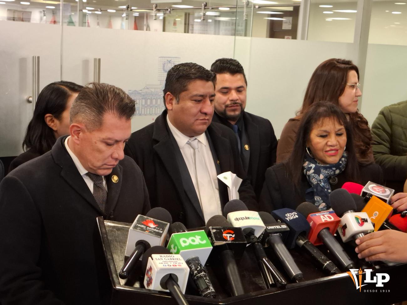 Los diputados interpelantes criticaron la falta de coordinación y la ausencia del ministro Espinoza
