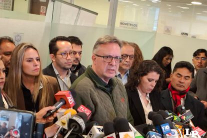La alianza Unidad en conferencia de prensa