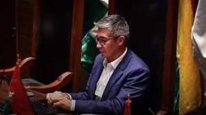 El ministro de Economía, José Gabriel Espinoza, en conferencia de prensa