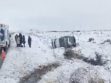 Nevada causa vuelco de minibús en la vía Oruro-Challapata