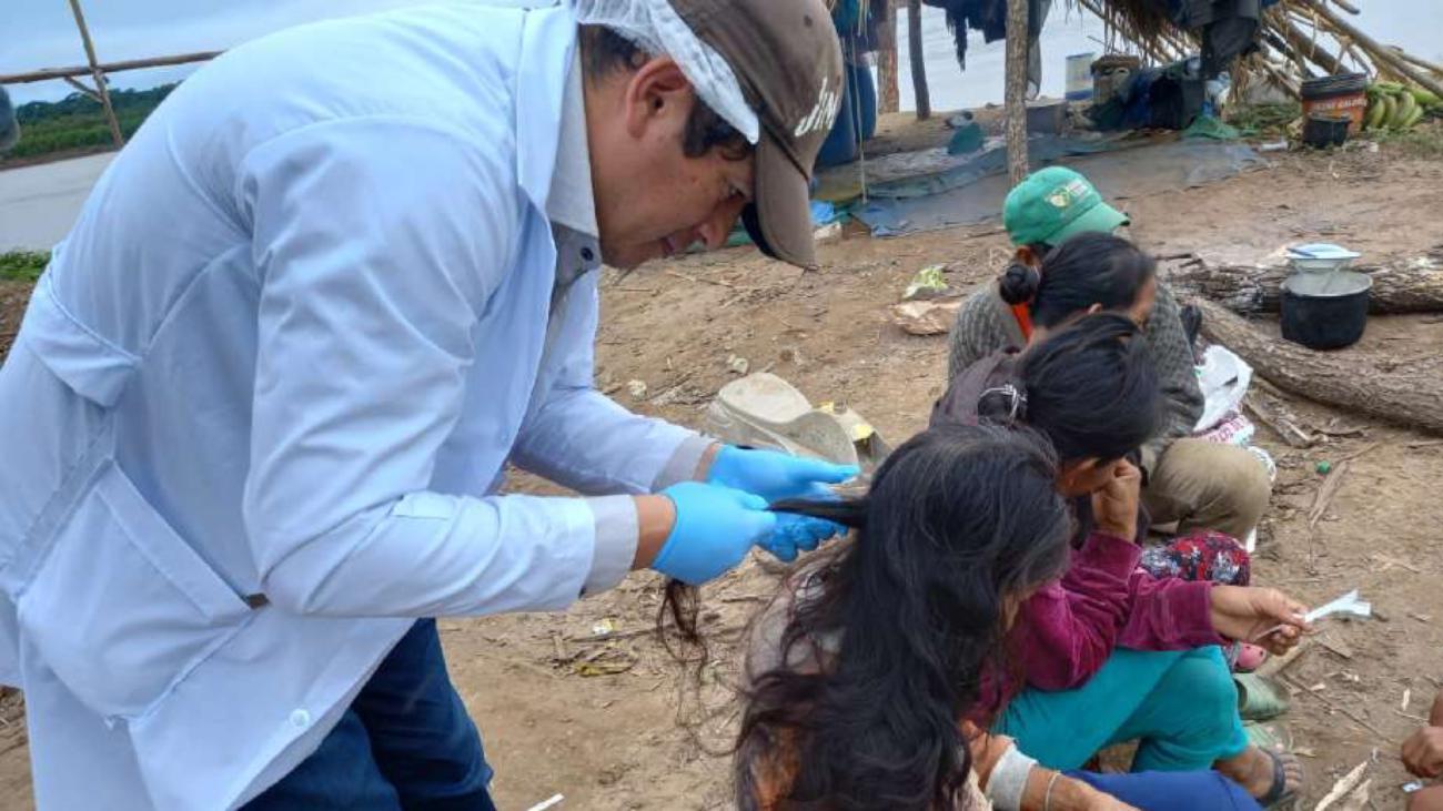 Toma de muestras de cabello en pueblos indígenas