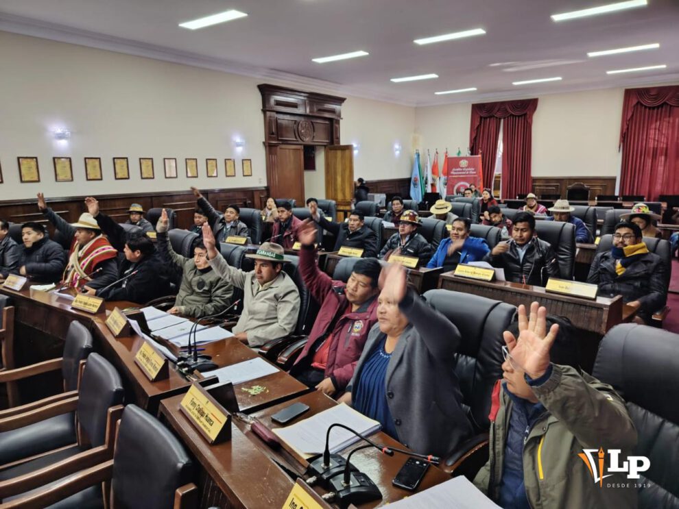 sesion de la asamblea departamental de Oruro