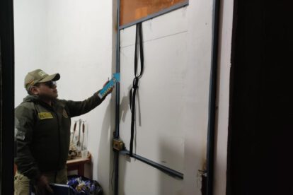 Efectivos de la Felcc realizan el registro de la escena del hecho