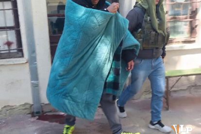 Detenido bajo custodia policial