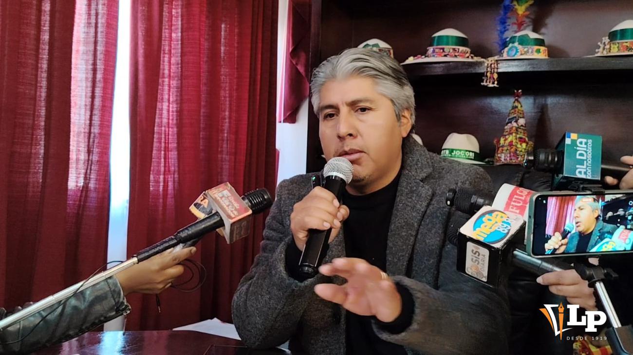 El gobernador de Oruro, Edgar Sánchez