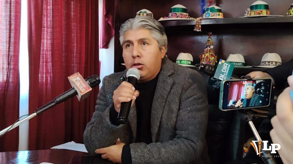 El gobernador de Oruro, Edgar Sánchez