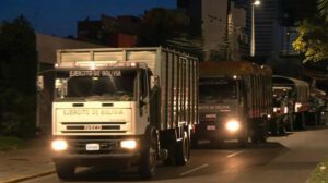 Desplegan policias y militares en camiones