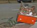 Bicicleta con contenedor de basura