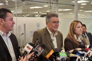 Los Demócratas en conferencia de prensa