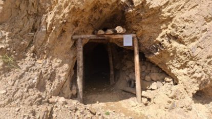 Bocamina o socavón minero excavado