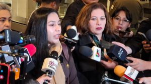 La diputadas Berrios y Anagua en conferencia de prensa