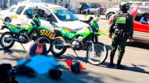 Policias y una persona muerta