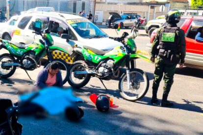 Policias y una persona muerta