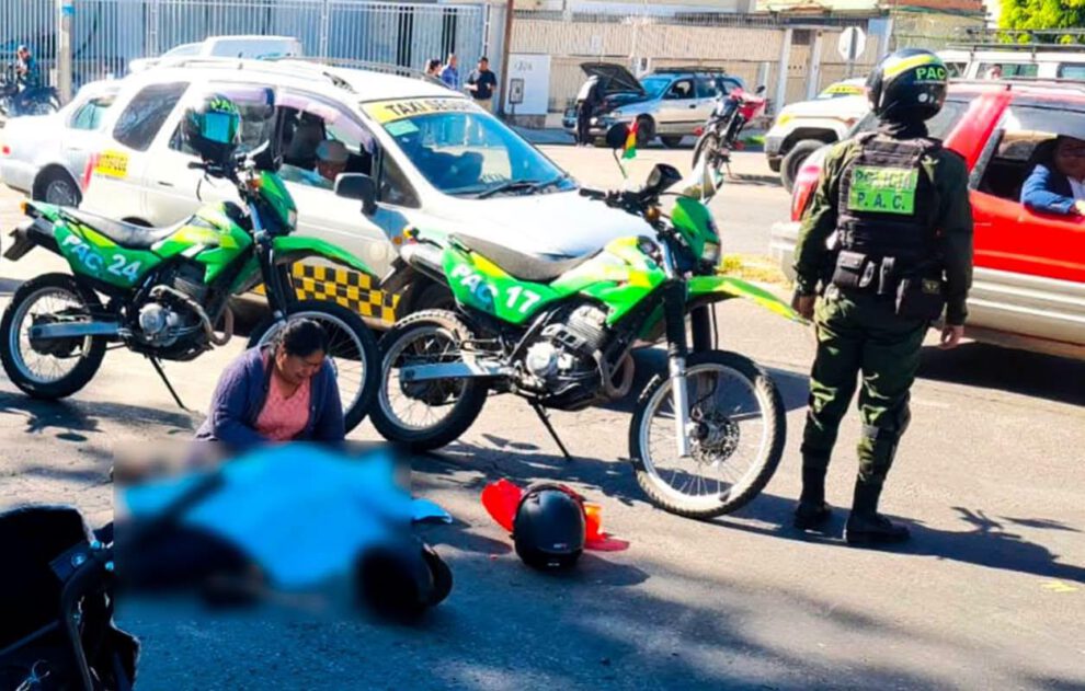 Policias y una persona muerta