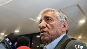 El exalcalde Arias en conferencia de prensa