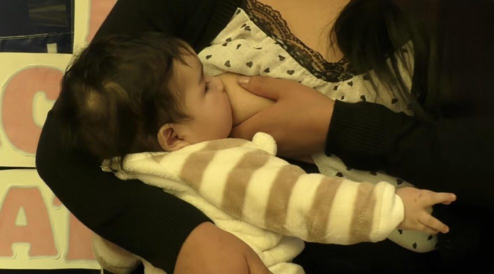 Bebé lactando