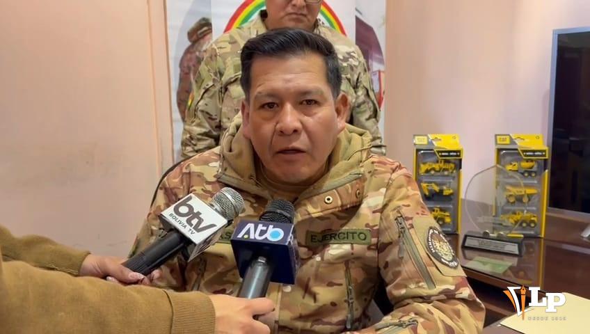 el coronel Fernando Macías, de Defensa Civil
