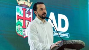 El gobernador de Santa Cruz, Juan Pablo Velasco