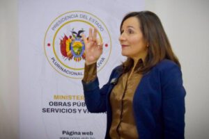 Cynthia Aramayo durante la toma de juramento de su nuevo cargo
