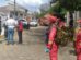 Bomberos y personas