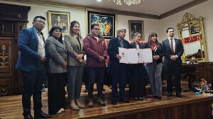 firma memorándum de entendimiento entre Gobernación de Oruro y PNUD