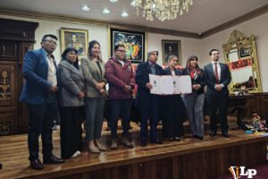 firma memorándum de entendimiento entre Gobernación de Oruro y PNUD