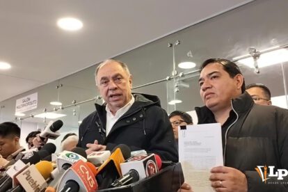 RItter en conferencia de prensa