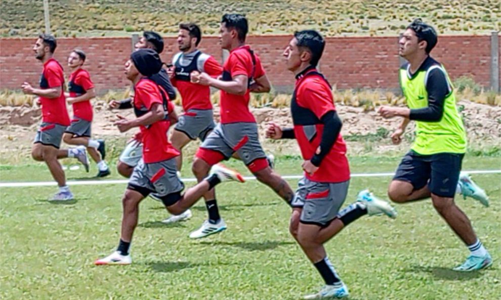División Profesional, CDT Real Oruro entrenamientos, CDT Real Oruro vs. San Antonio