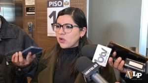 La diputada Claros en conferencia de prensa