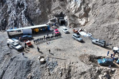 Vista general del campamento y la zona de excavación intervenida en Sorata