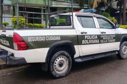 Una patrulla de la Policía en Villa Tunari.