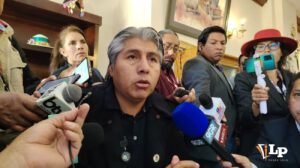 El gobernador de Oruro, Edgar Sánchez