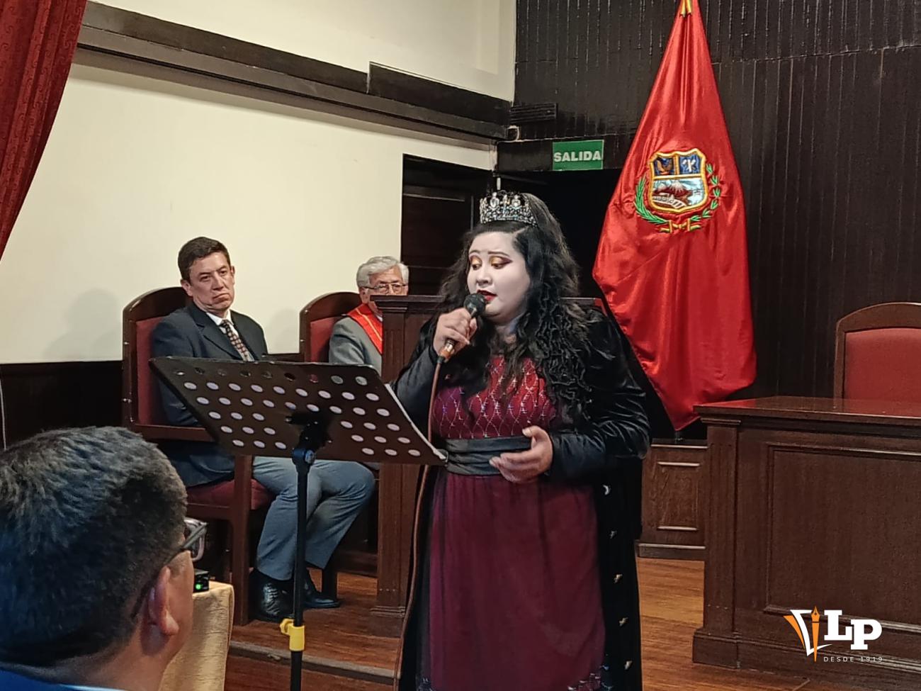La soprano Inge Lila Urquidi interpreta piezas musicales