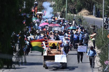 Un grupo de personas en una protesta