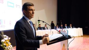 El Presidente Paz durante un discurso en La Paz